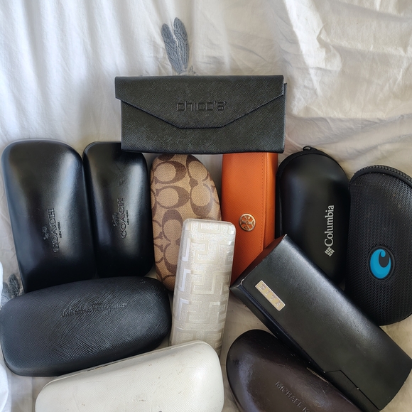 Columbia Black Eyeglass Case - Picture 1 of 13